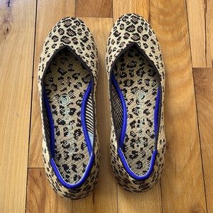 The Flat in Cheetah (retired color). Excellent condition! Women’s 6.5